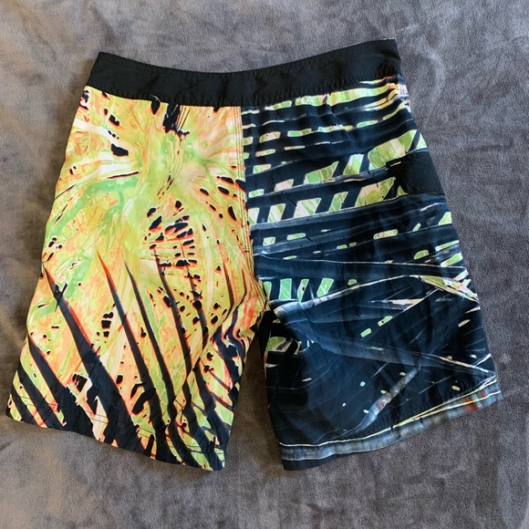 Oakley Board Shorts - Picture 2 of 3